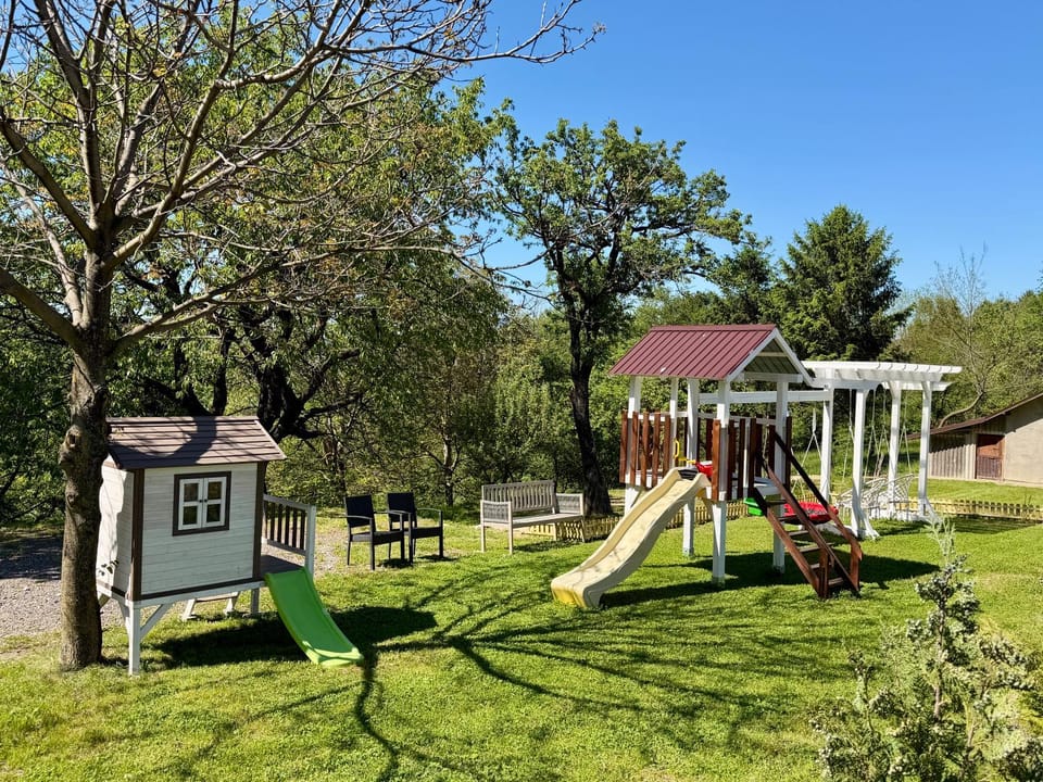 Casa Cenţiu Bed and Breakfast in Brașov County