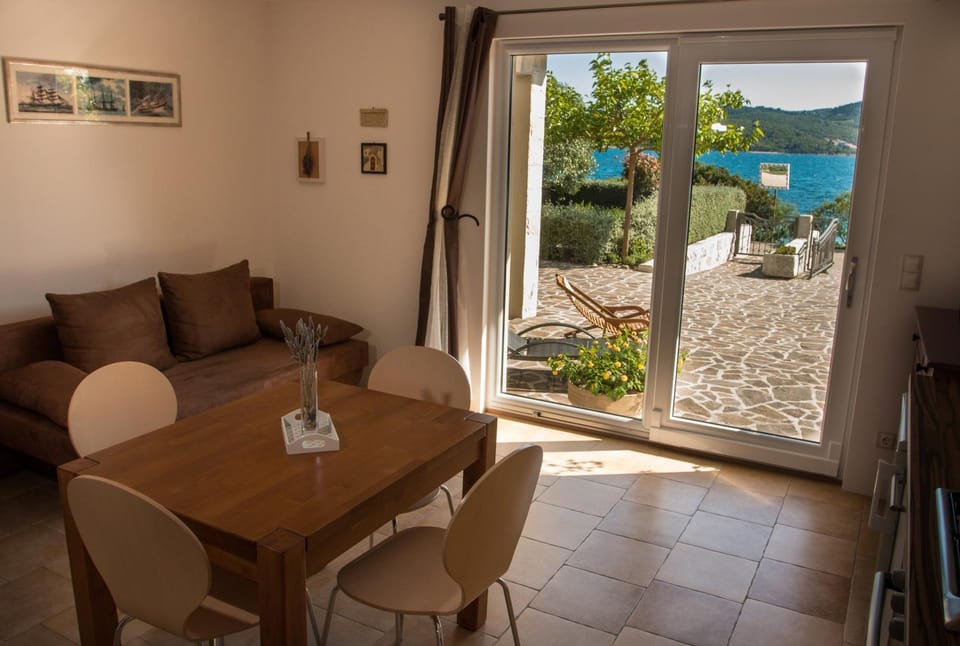 Living room, Sea view