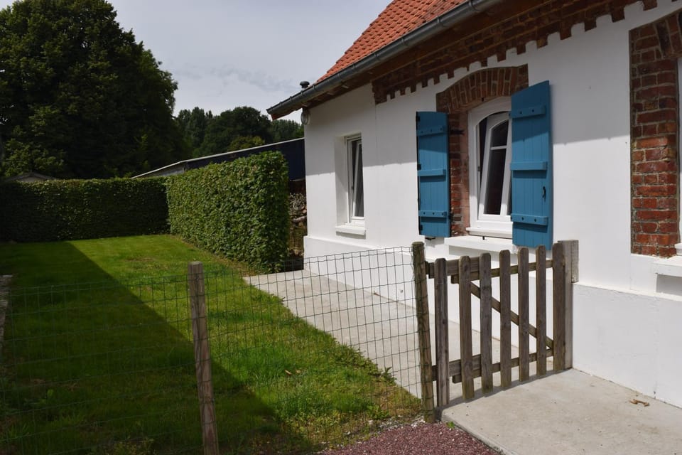 Facade/entrance, Garden