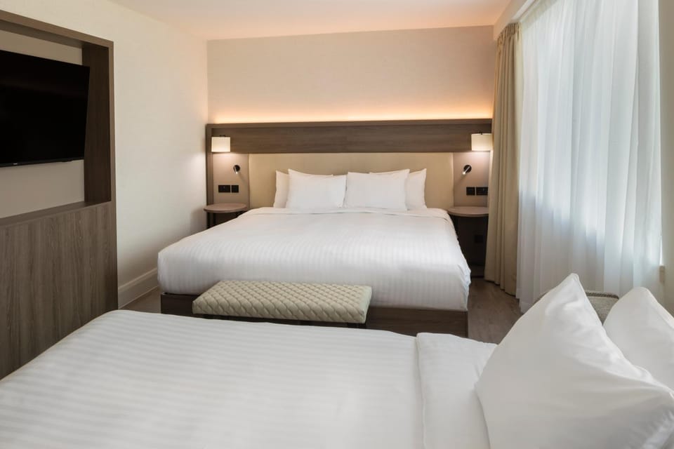 Bed, TV and multimedia, Photo of the whole room
