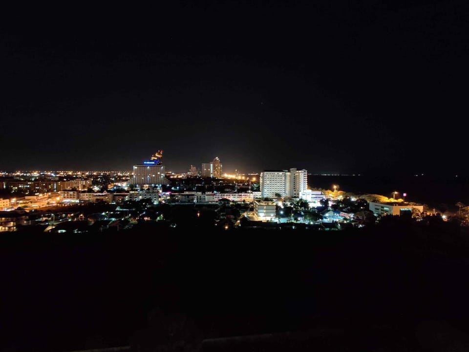 View (from property/room), Balcony/Terrace, City view, Sea view