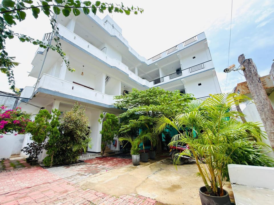 Property building, Garden, Garden view