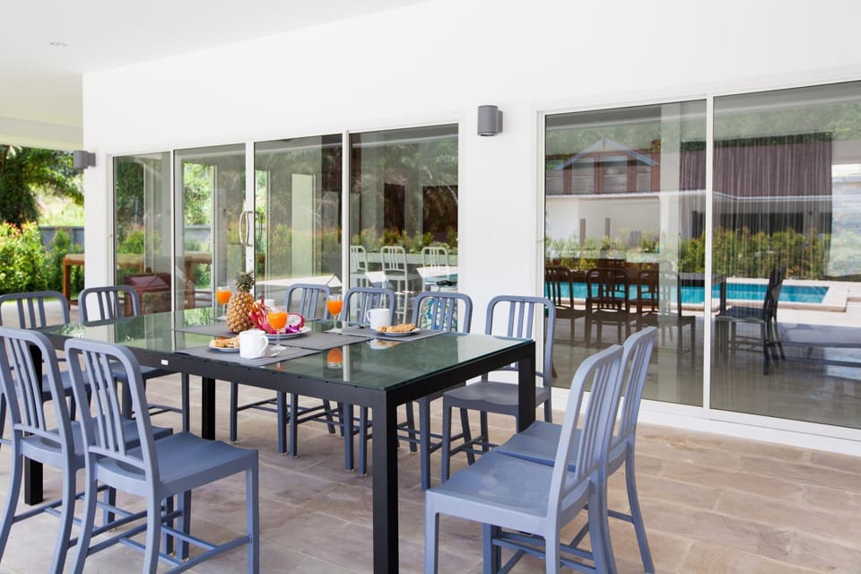 Patio, Seating area, Dining area