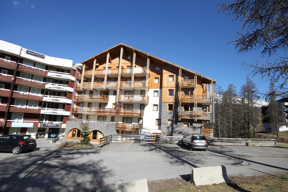 Property building, Parking