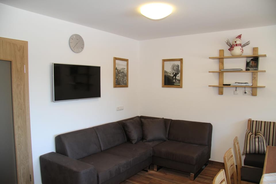 Communal lounge/ TV room, Decorative detail