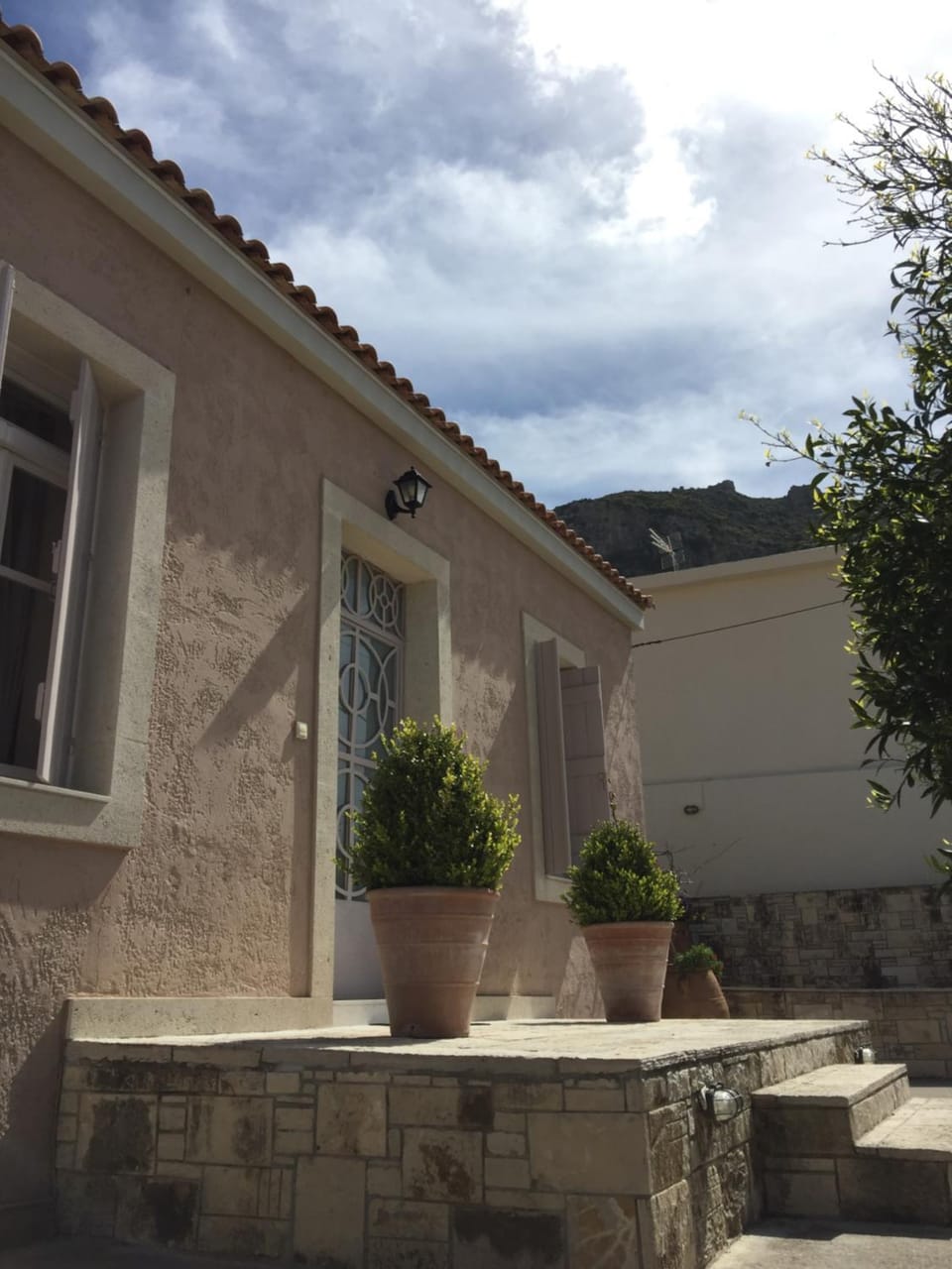 Facade/entrance