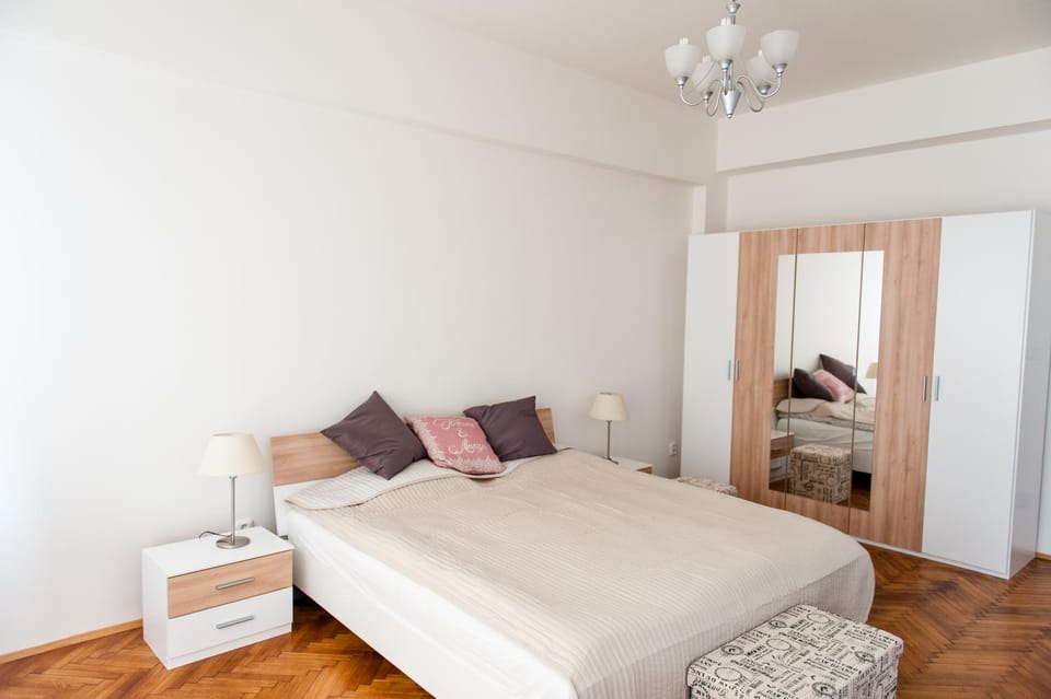 Bedroom, bunk bed
