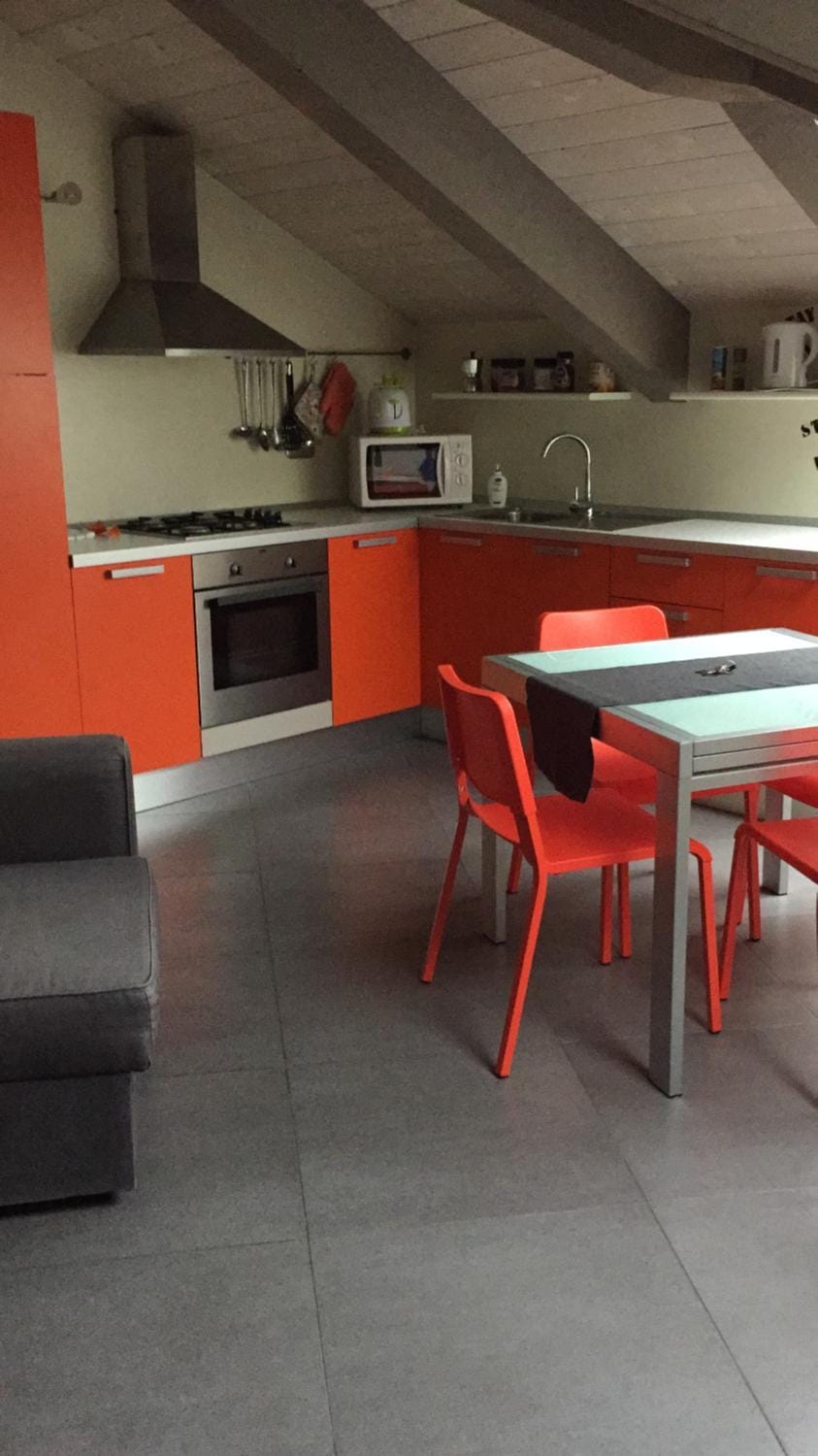 Kitchen or kitchenette, Seating area