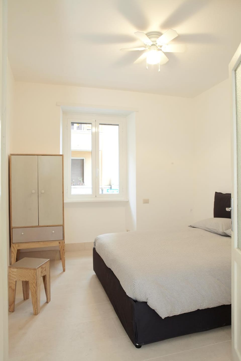 Bed, Bed, Photo of the whole room, Bedroom