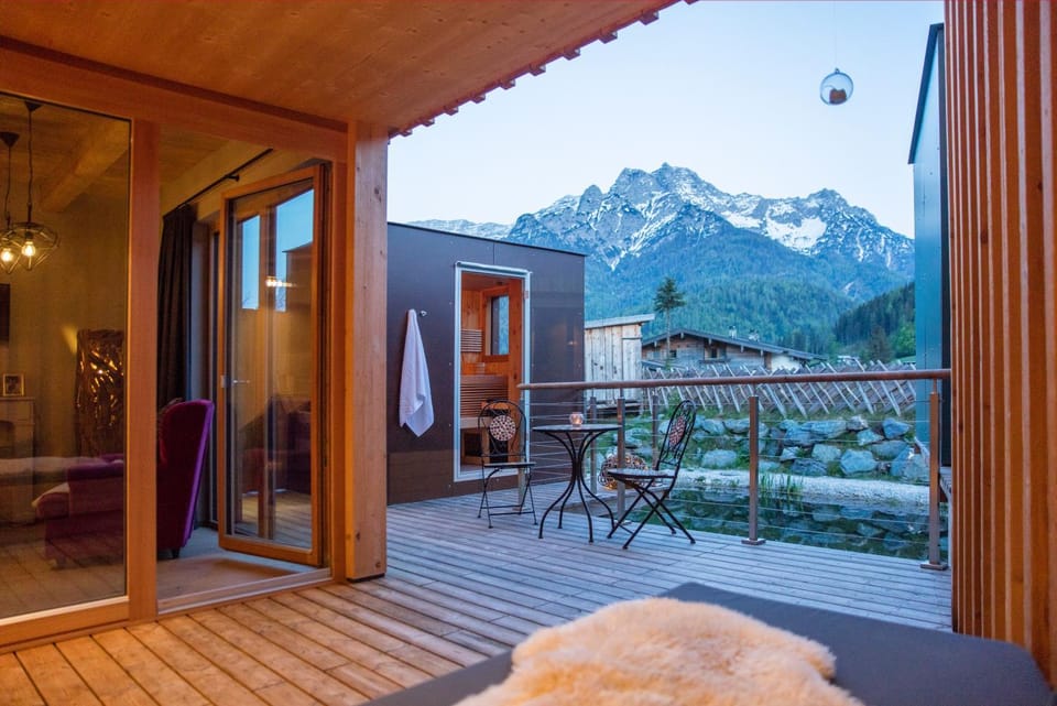 Balcony/Terrace, Mountain view