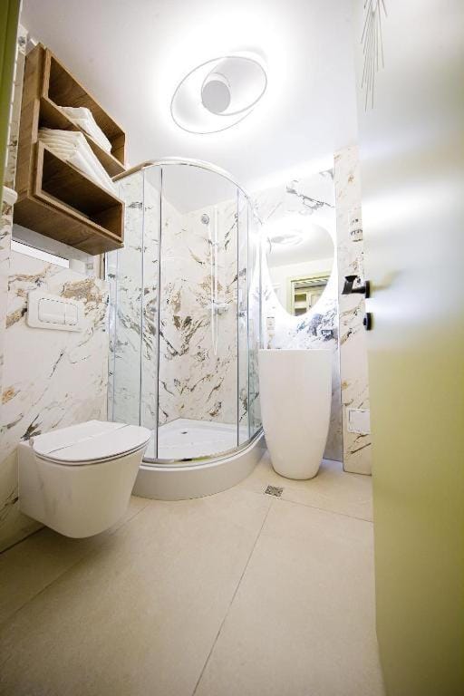 Toilet, Property building