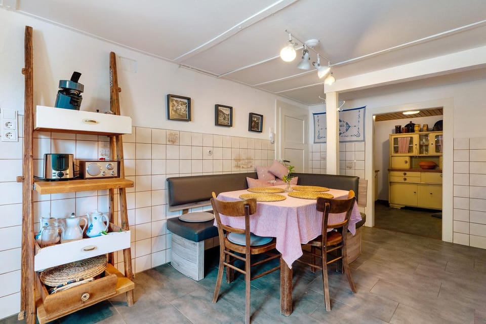 Property building, Kitchen or kitchenette, Living room