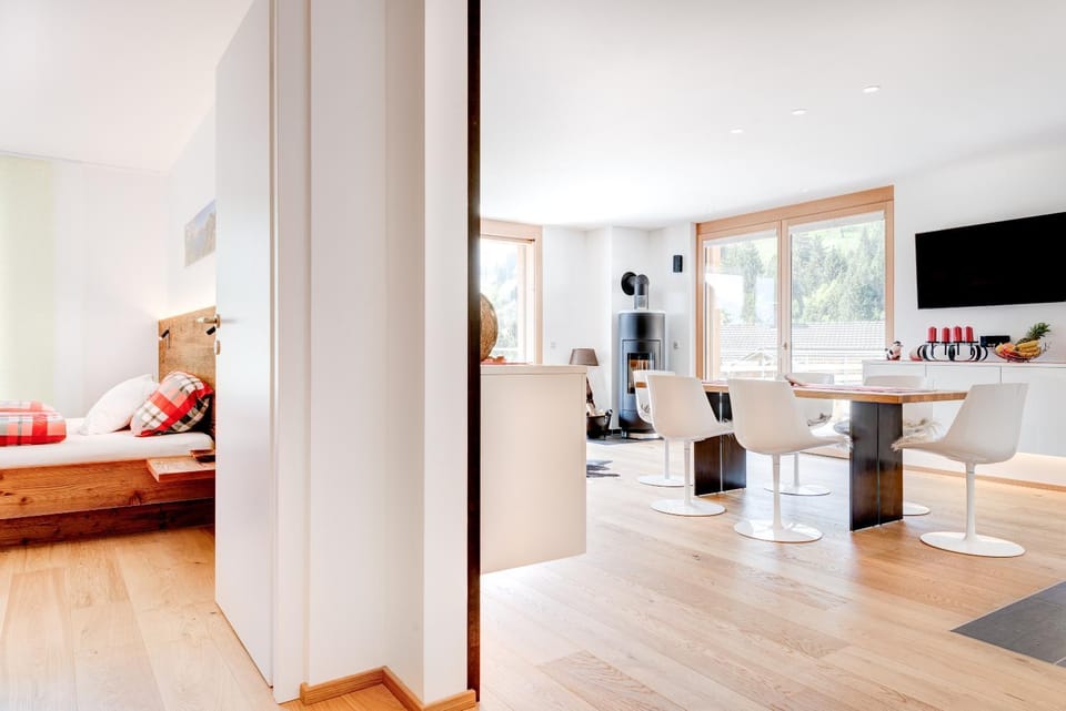 TV and multimedia, Living room, Seating area, Area and facilities