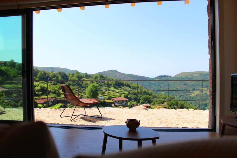 Living room, Mountain view