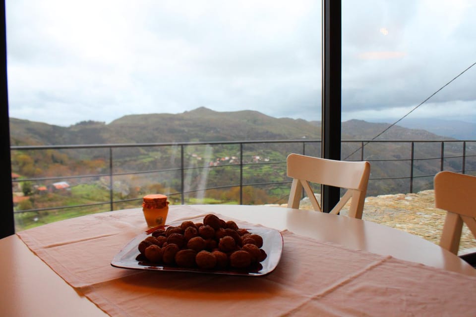 Kitchen or kitchenette, Mountain view