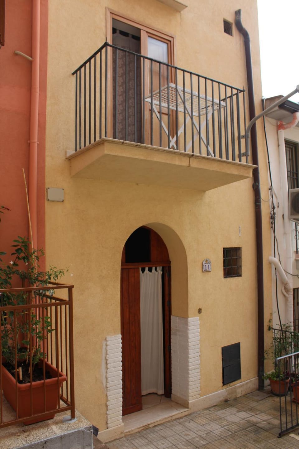 Facade/entrance