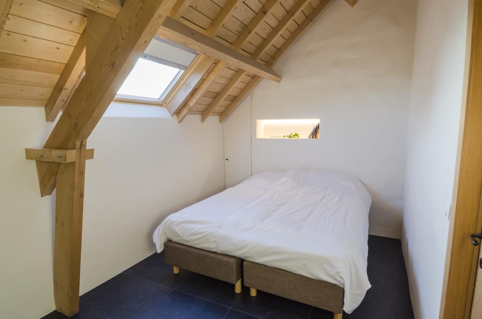 Bed, Living room