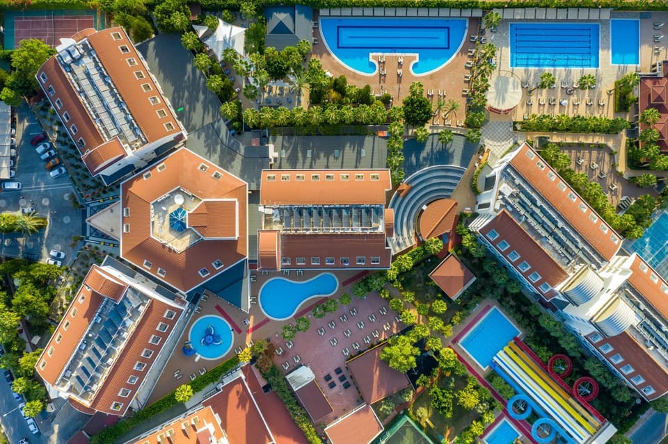 Property building, Bird's eye view, Pool view, Swimming pool