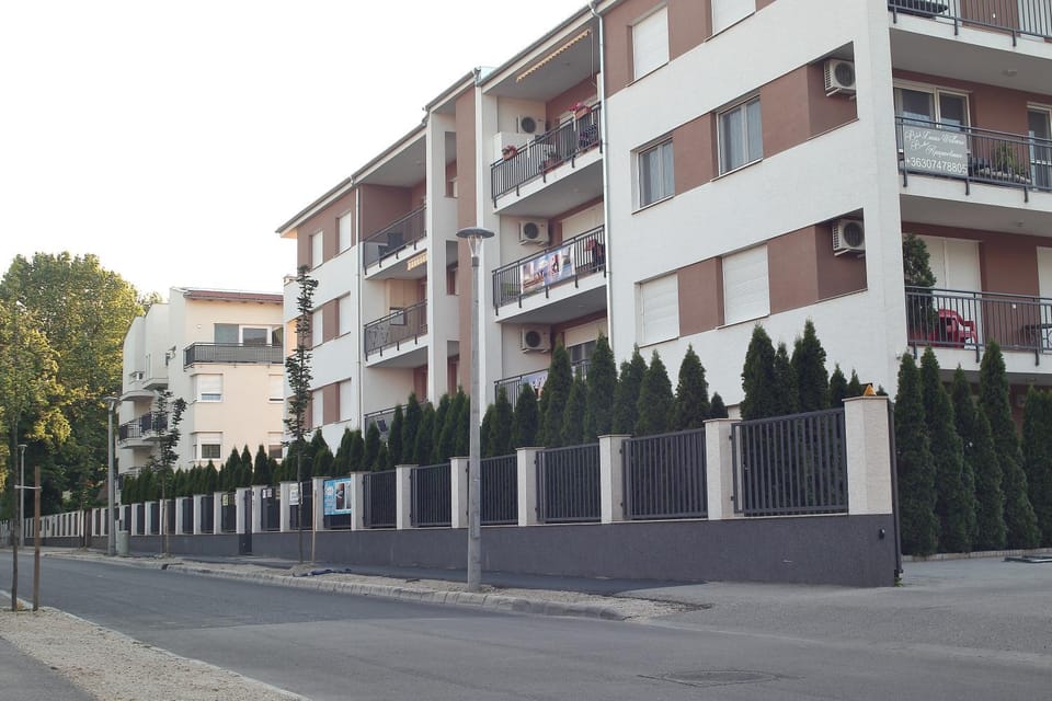 Facade/entrance, Street view