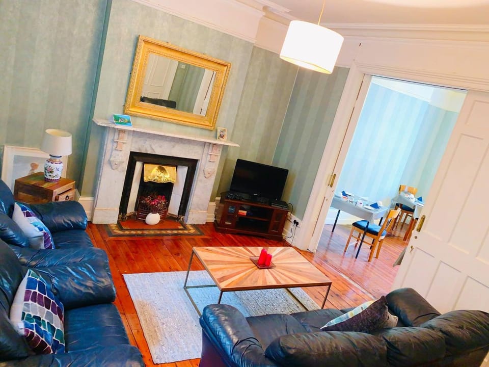 Coffee/tea facilities, Seating area, Dining area