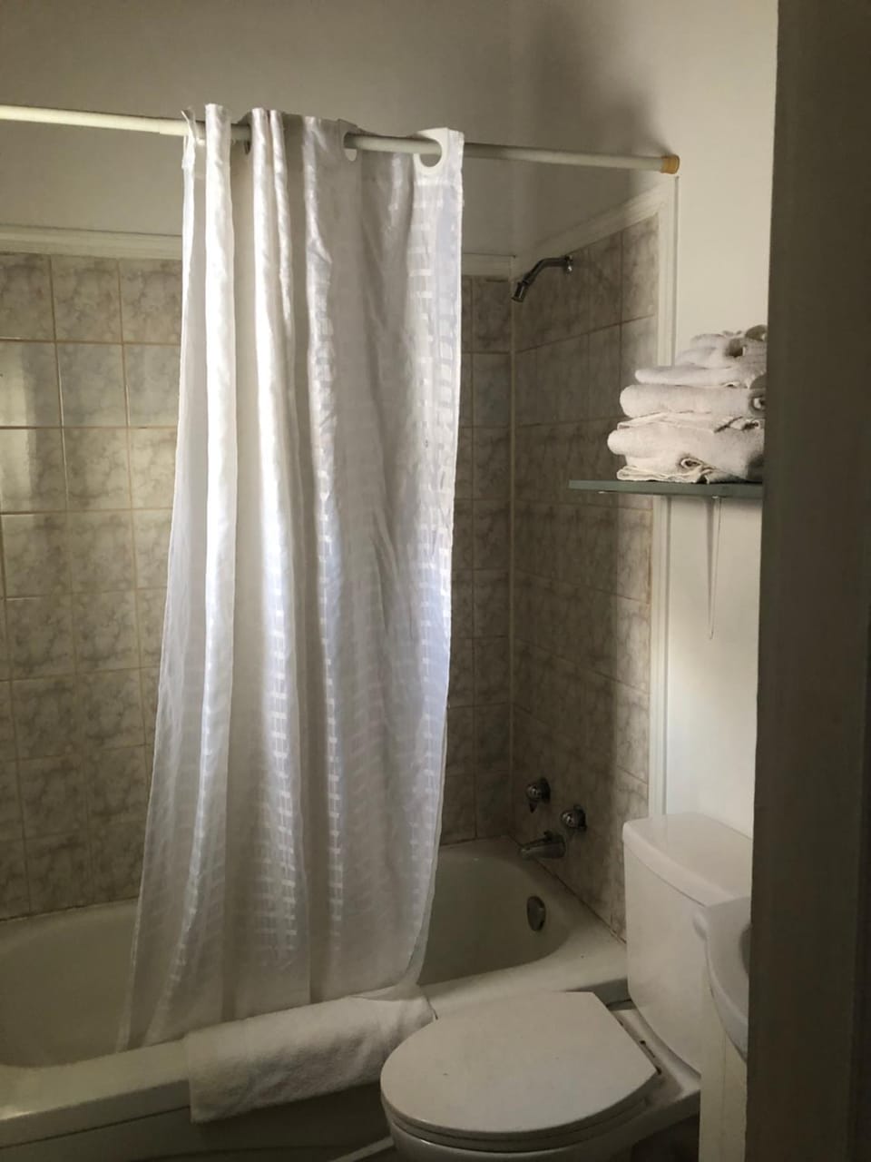 Shower, Toilet, Bath, towels