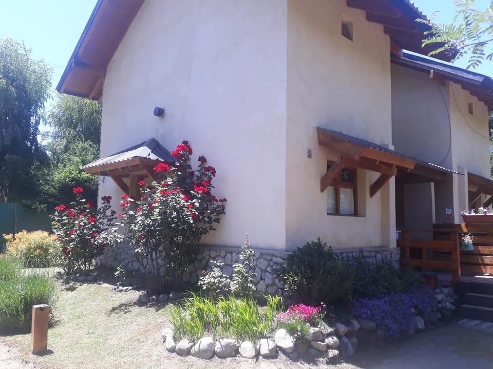 Tierras del Sur House in Los Lagos, Chile