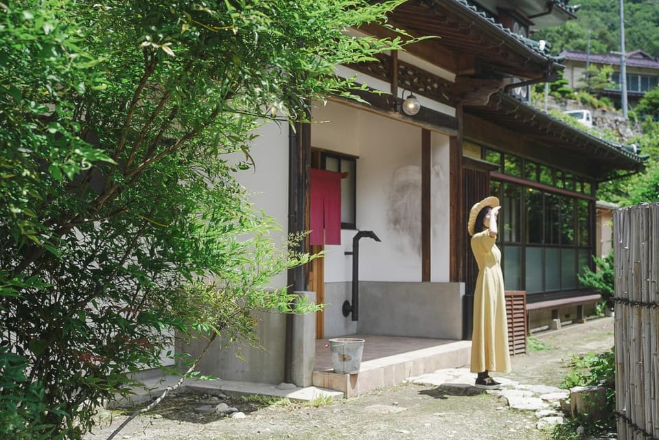 Property building, Day, Garden