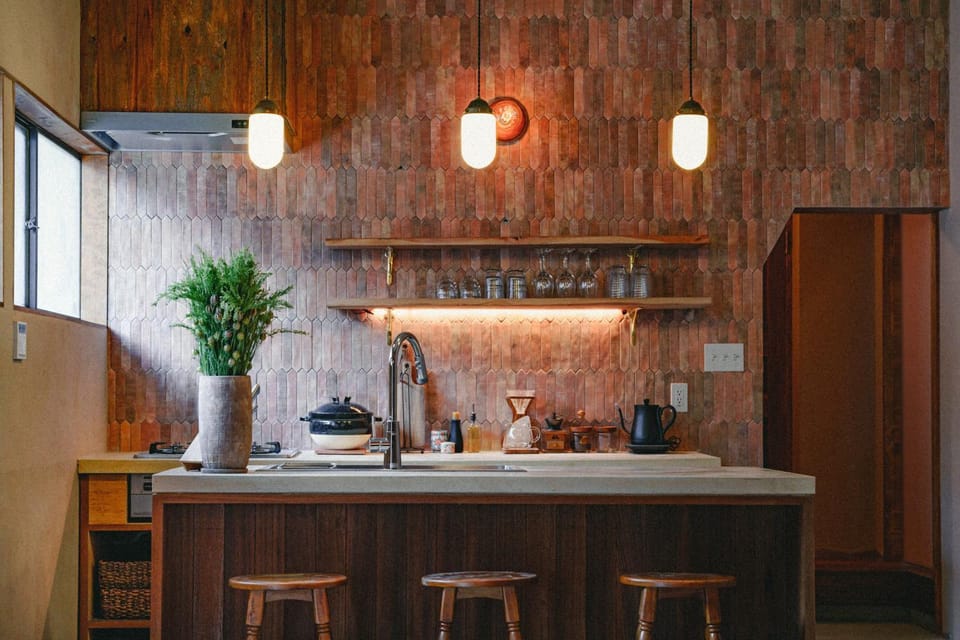 Photo of the whole room, kitchen