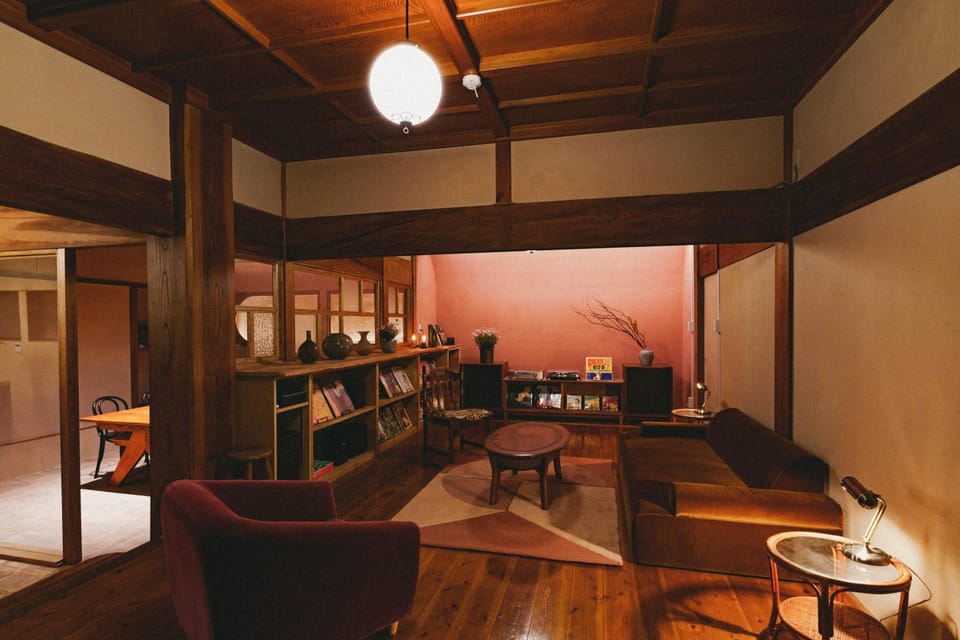 Living room, Photo of the whole room