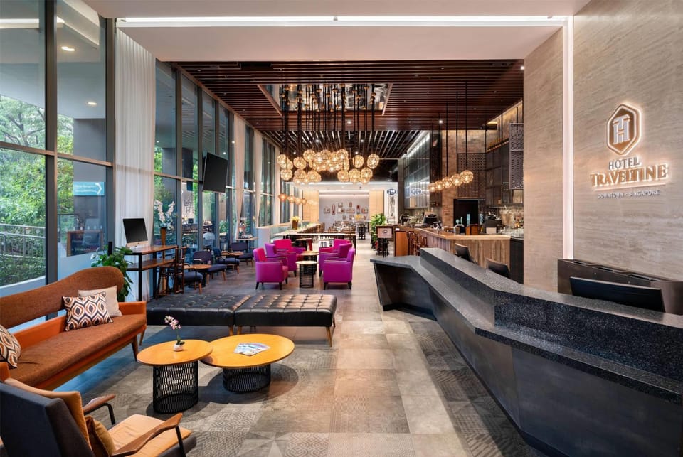 Communal lounge/ TV room, Lobby or reception, Seating area, Evening entertainment