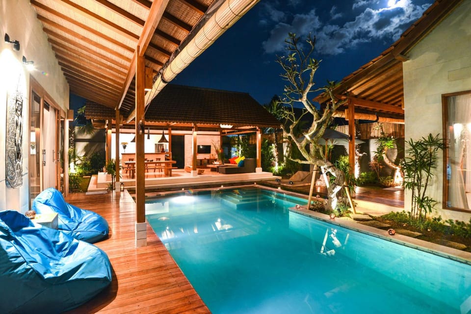 Communal lounge/ TV room, Garden, Balcony/Terrace, Communal kitchen, Garden view, Pool view