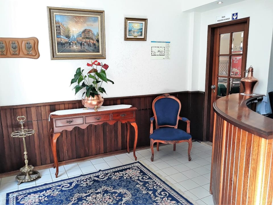 Lobby or reception, Decorative detail