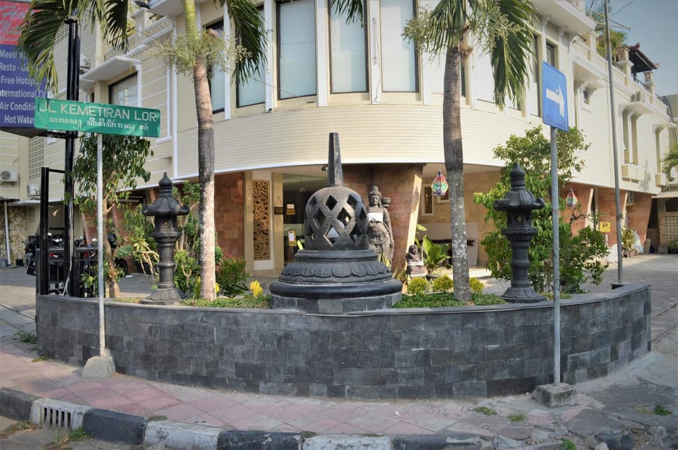 Facade/entrance