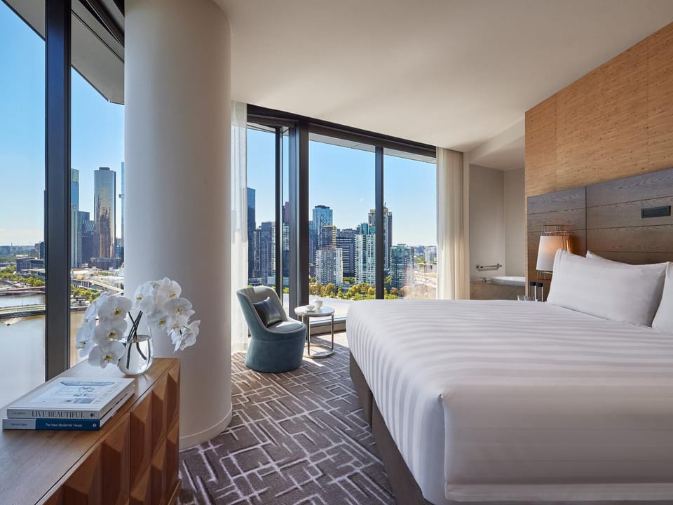 Bedroom, City view