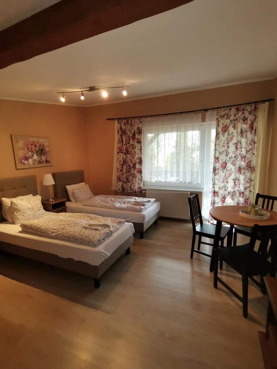 Other, Photo of the whole room