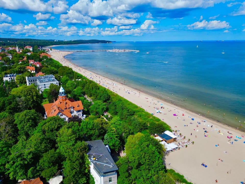 Nearby landmark, Spring, Day, People, Beach