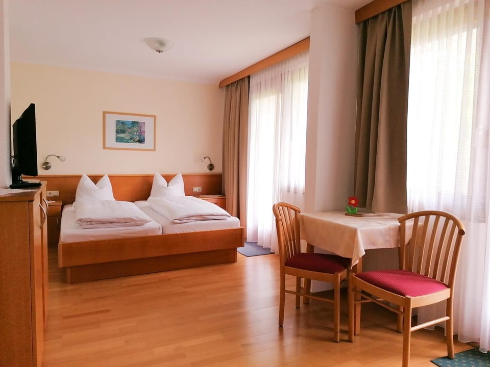Strandpension Liane Bed and Breakfast in Carinthia, Austria