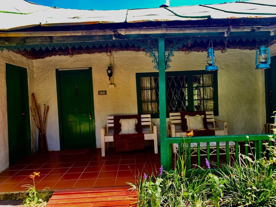 Property building, Patio, Balcony/Terrace