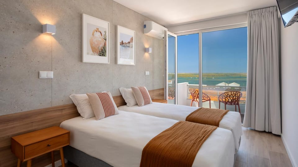 Bed, Bedroom, Sea view