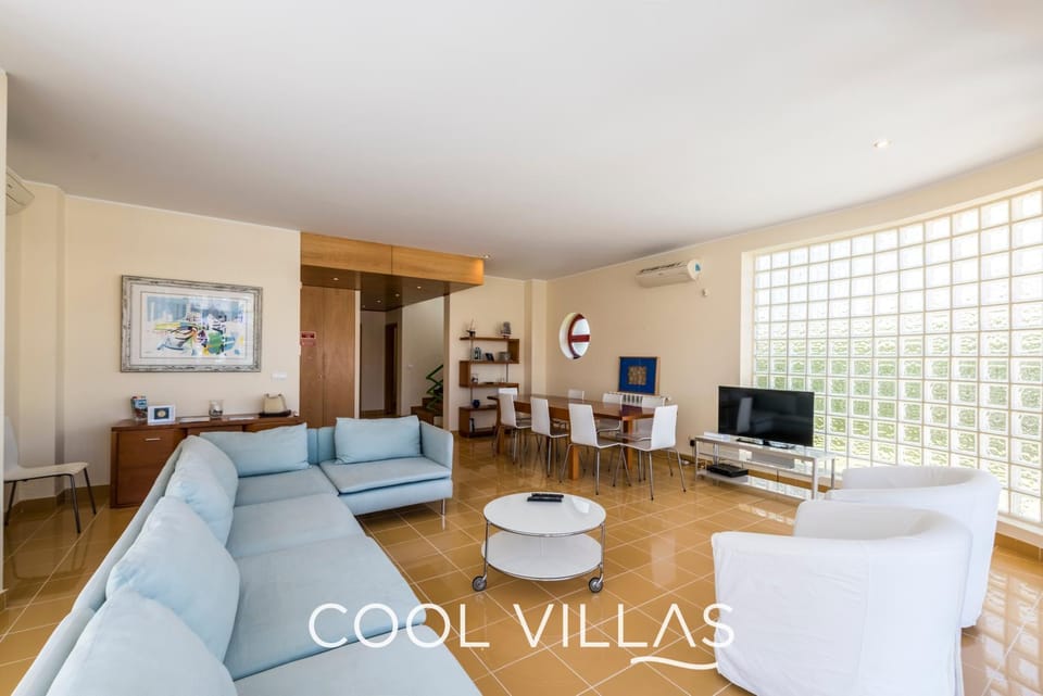 TV and multimedia, Living room, Dining area