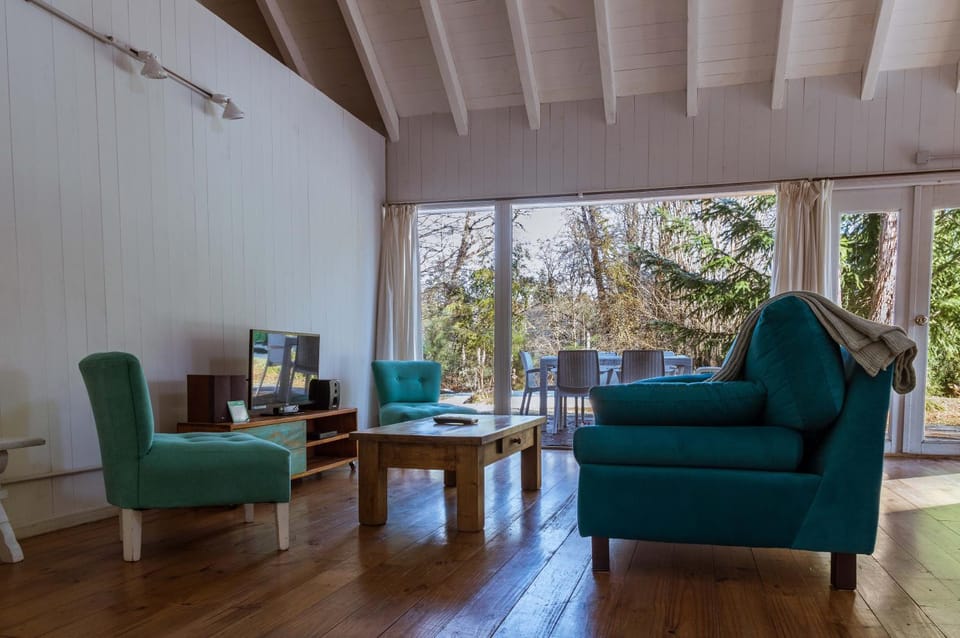 Living room, Seating area, Garden view, Mountain view