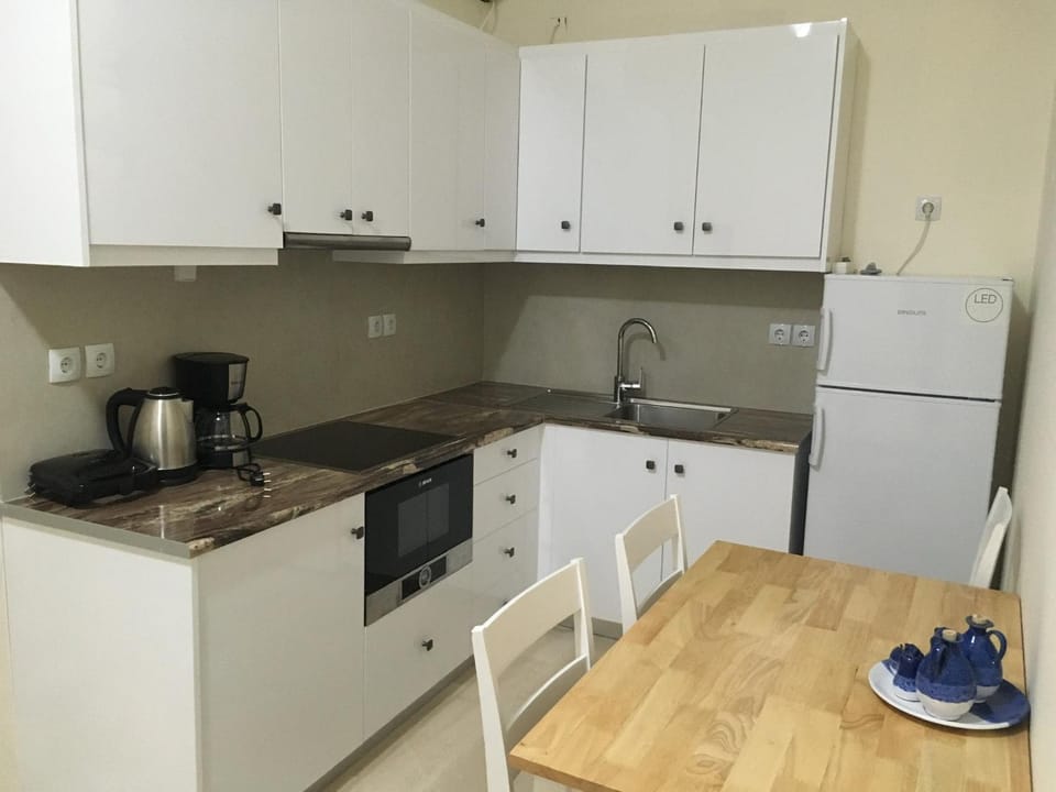 Haris Rooms Hostel in Crete