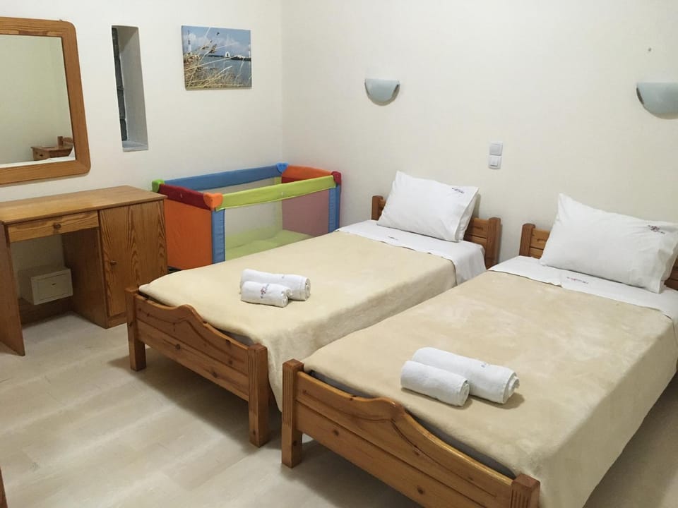 Haris Rooms Hostel in Crete
