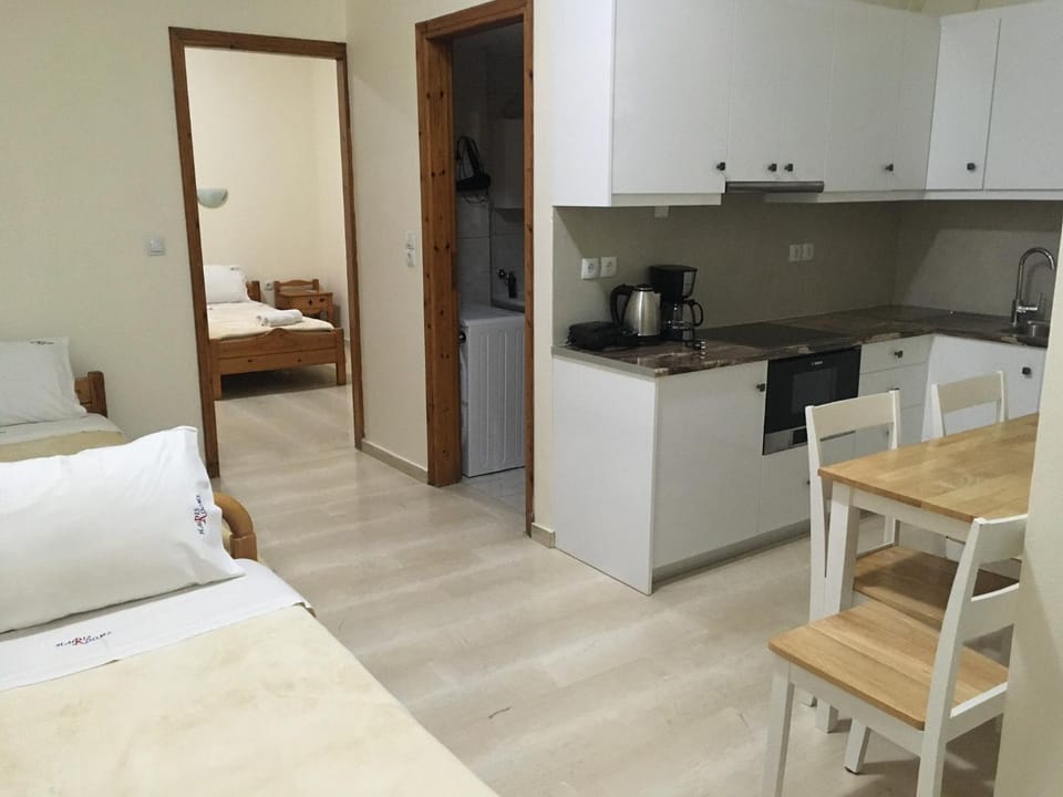 Haris Rooms Hostel in Crete