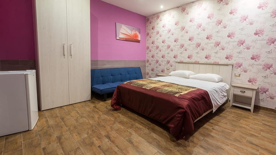 Bed, Photo of the whole room, Bedroom, towels, wardrobe