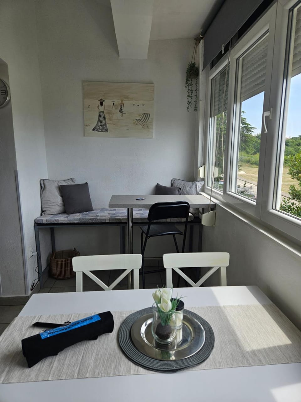 Seating area, Dining area