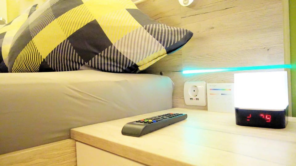 Bed, Other, Photo of the whole room, Decorative detail, Bedroom