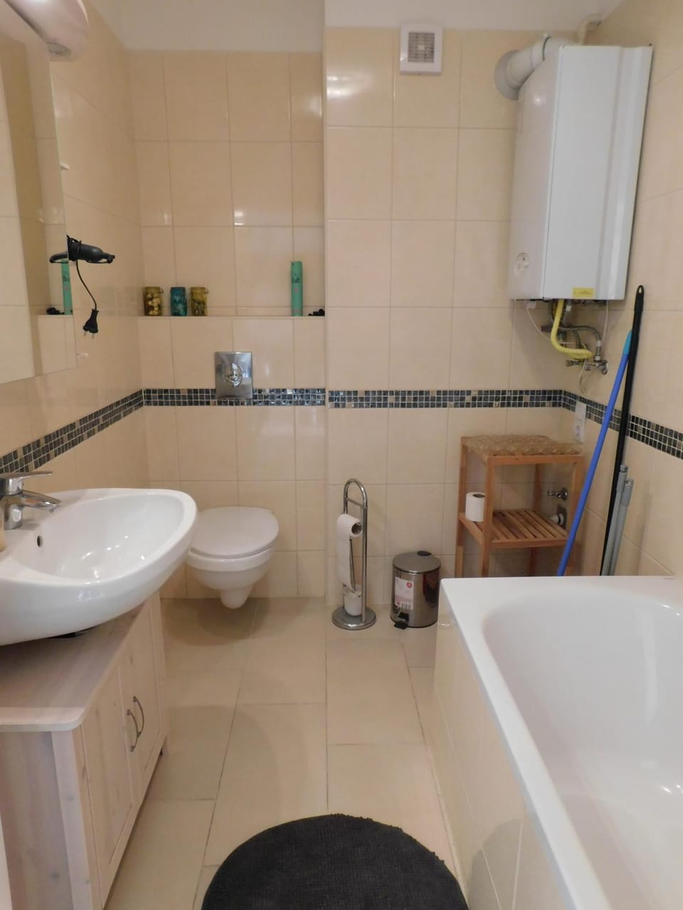 Shower, Toilet, Bathroom, Bath, towels
