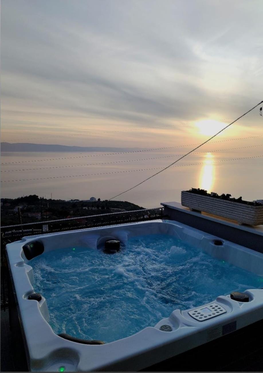 Holliday home Alida with jacuzzi Apartment in Split-Dalmatia County