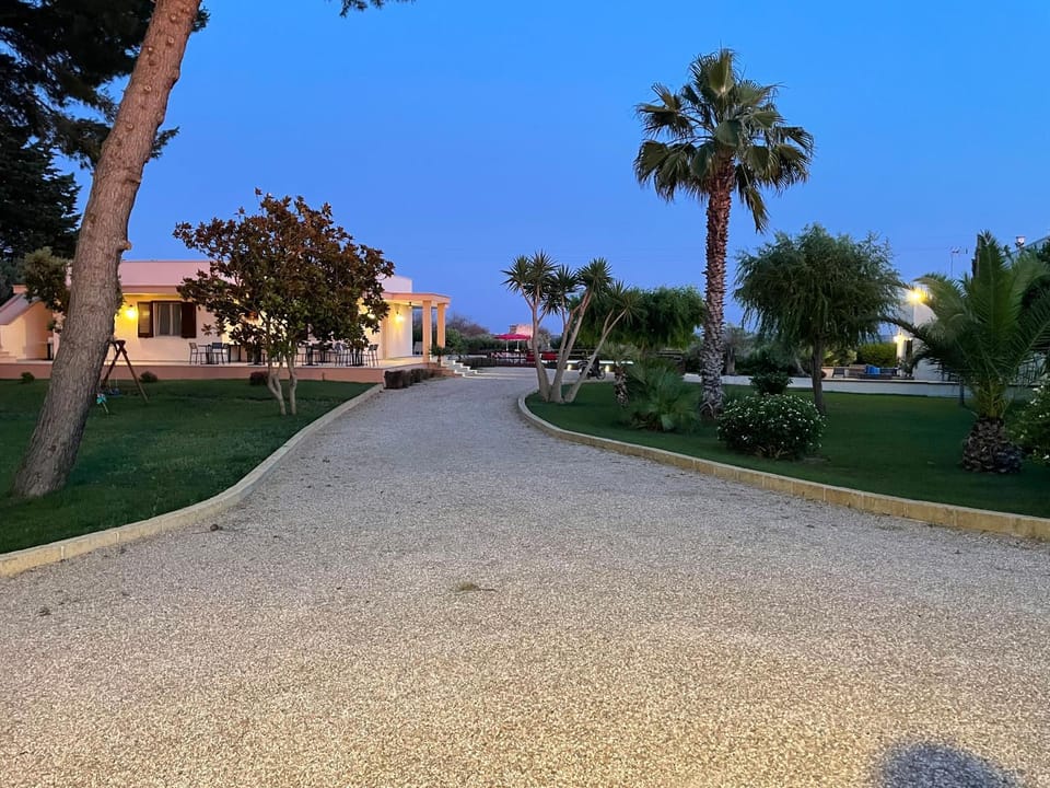 Night, Neighbourhood, Natural landscape, Street view, Location